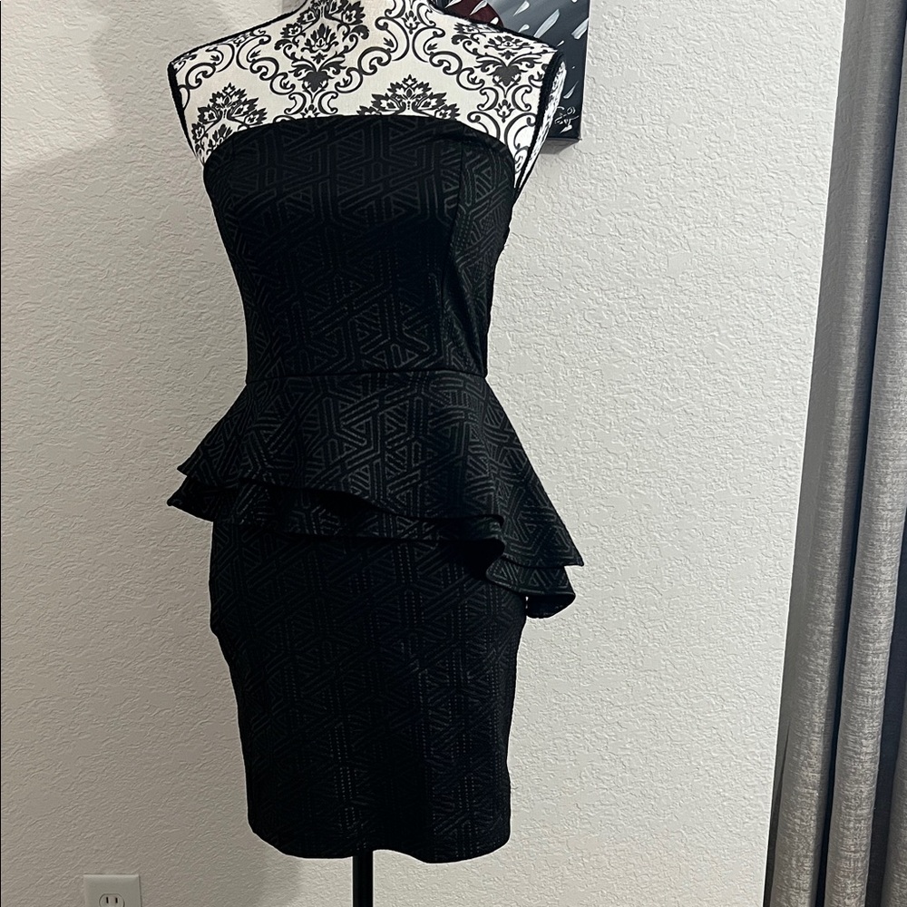 Charlotte Russe Black and White Strapless Peplum Cocktail Dress